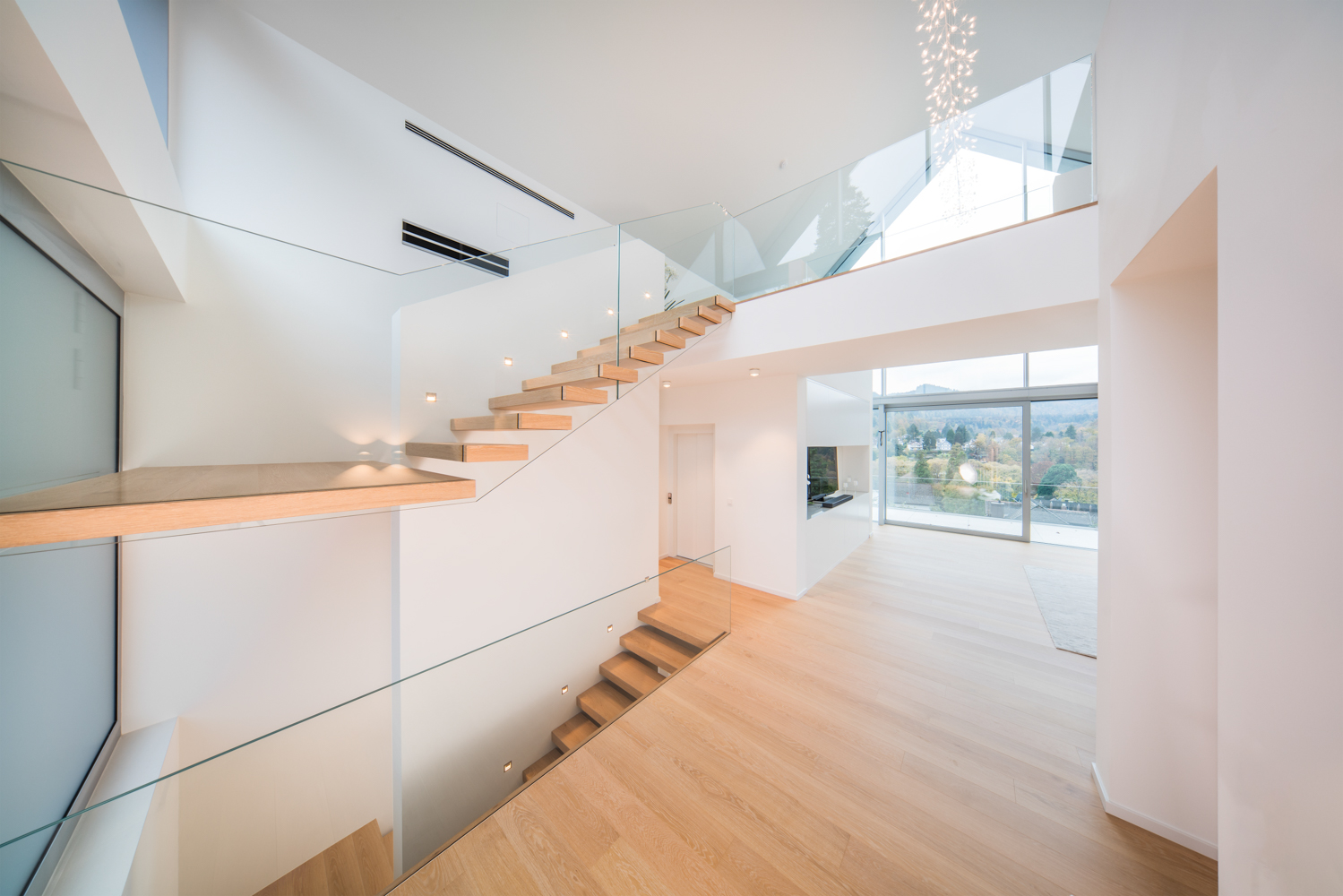 Kragarm-Treppe + Galerie
